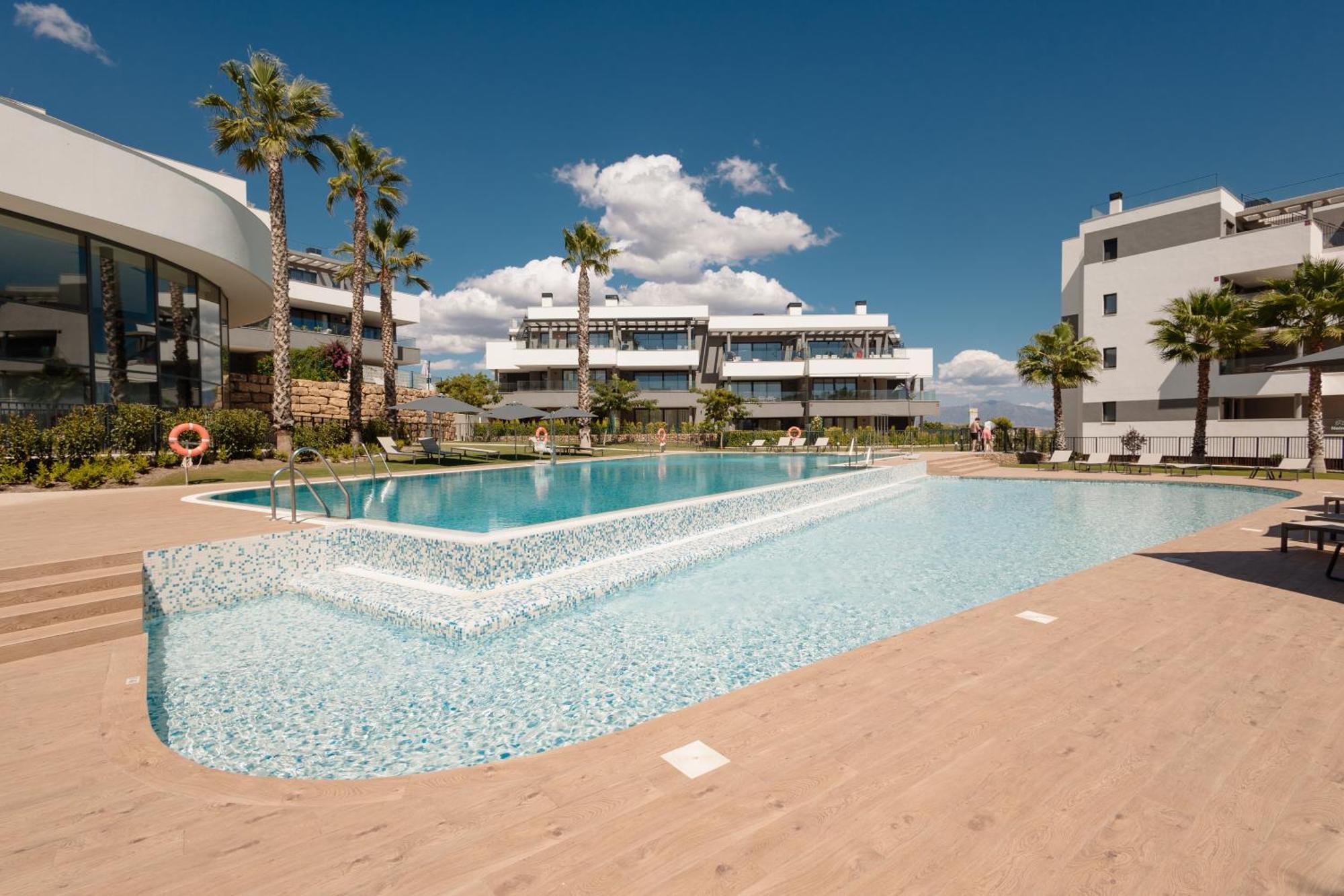 Luxurious 2 Bedroom Apartment Close To The Beach In Estepona Luaran gambar