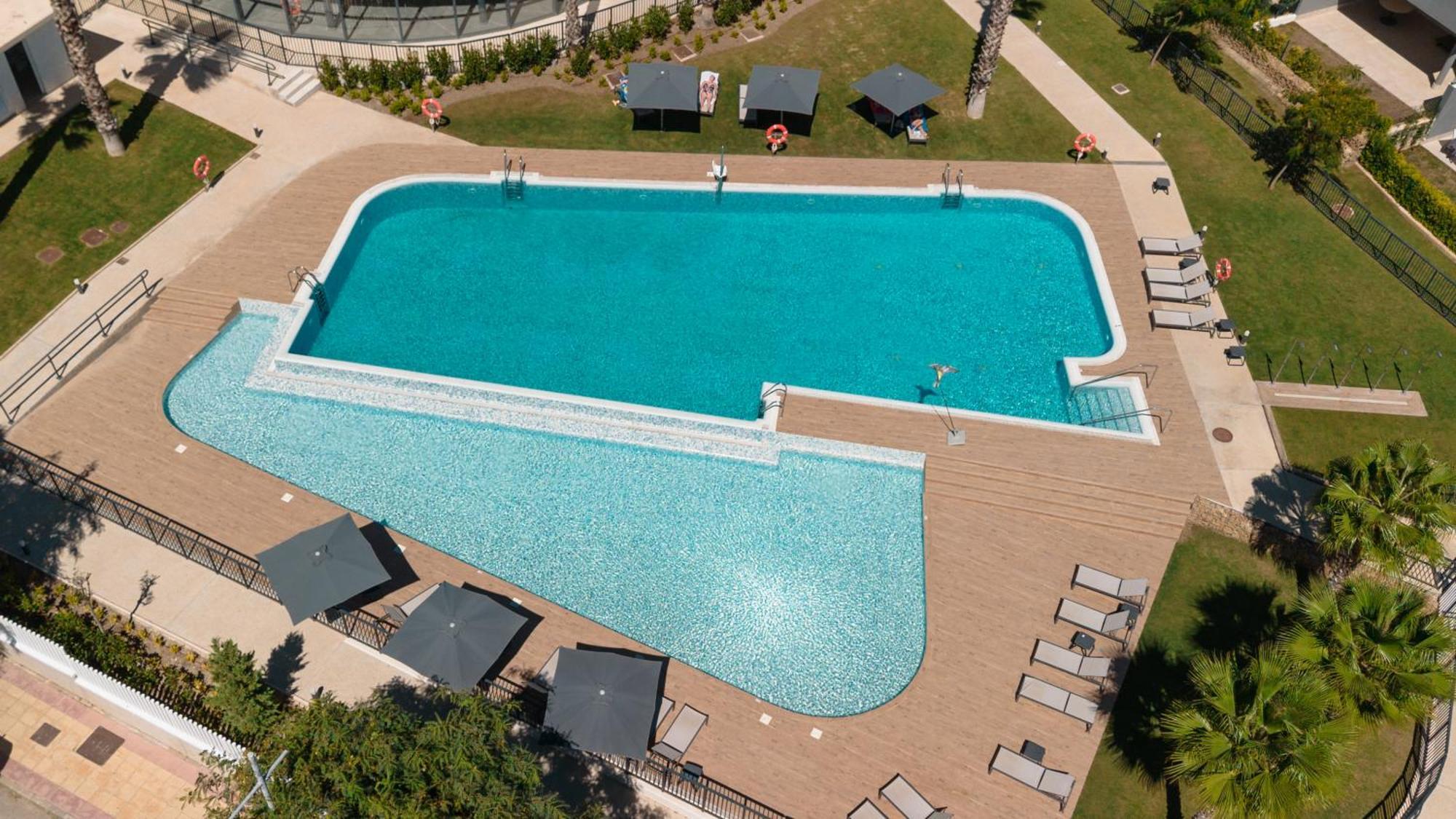 Luxurious 2 Bedroom Apartment Close To The Beach In Estepona Luaran gambar