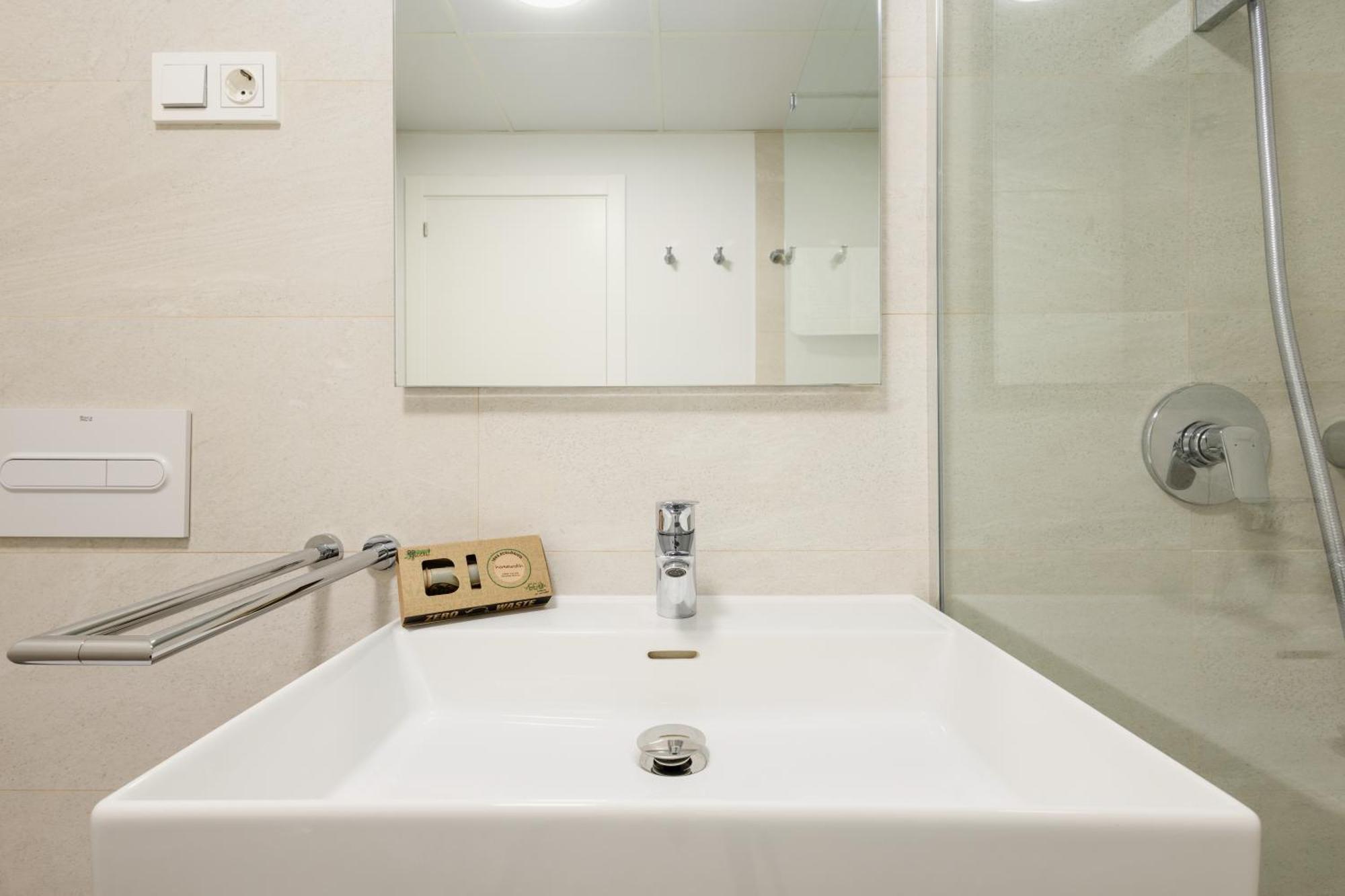 Luxurious 2 Bedroom Apartment Close To The Beach In Estepona Luaran gambar